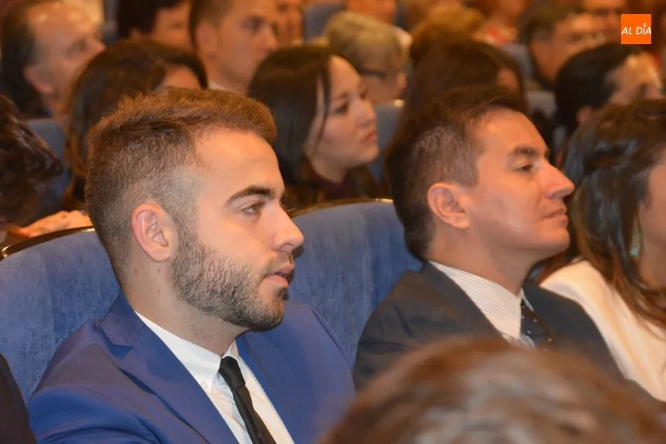 Foto 10 - 114 alumnos se graduan en el IME Business School