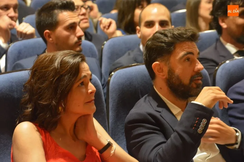Foto 4 - 114 alumnos se graduan en el IME Business School