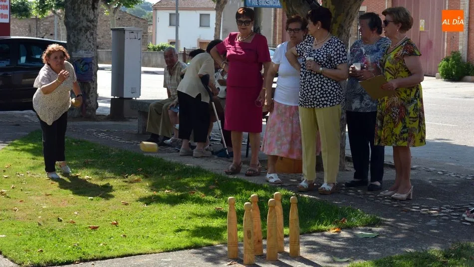 Foto 5 - Los Mayores de Lumbrales disfrutan de una animada jornada festiva en el d&iacute;a de San Pedro
