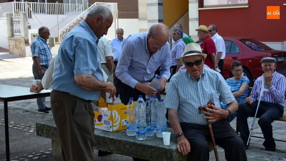 Foto 4 - Los Mayores de Lumbrales disfrutan de una animada jornada festiva en el d&iacute;a de San Pedro