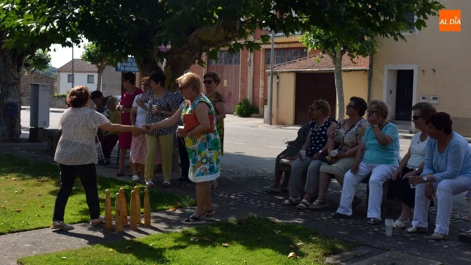 Foto 6 - Los Mayores de Lumbrales disfrutan de una animada jornada festiva en el d&iacute;a de San Pedro