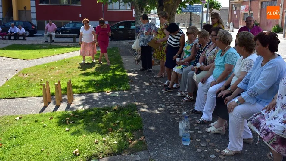 Foto 11 - Los Mayores de Lumbrales disfrutan de una animada jornada festiva en el d&iacute;a de San Pedro