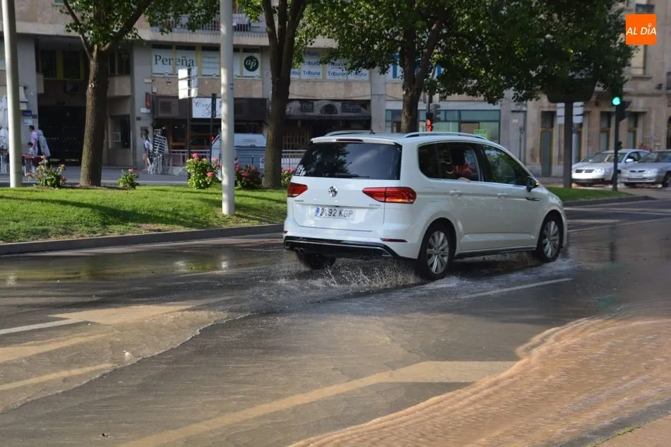 Foto 8 - Gran revent&oacute;n de agua desde Mar&iacute;a Auxiliadora hasta la Gran V&iacute;a