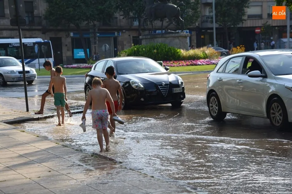 Foto 7 - Gran revent&oacute;n de agua desde Mar&iacute;a Auxiliadora hasta la Gran V&iacute;a