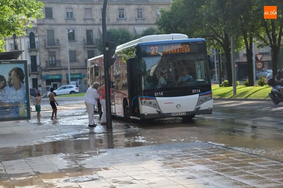 Foto 5 - Gran revent&oacute;n de agua desde Mar&iacute;a Auxiliadora hasta la Gran V&iacute;a