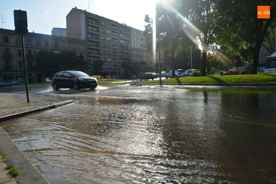 Foto 2 - Gran revent&oacute;n de agua desde Mar&iacute;a Auxiliadora hasta la Gran V&iacute;a