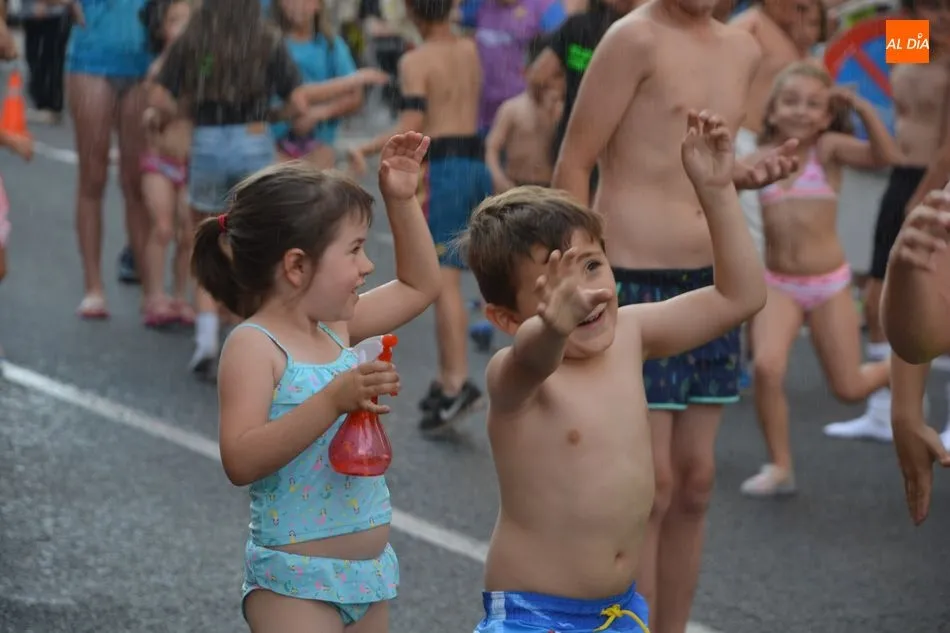 Foto 8 - Pizarrales se llena de diversi&oacute;n con la fiesta de la espuma
