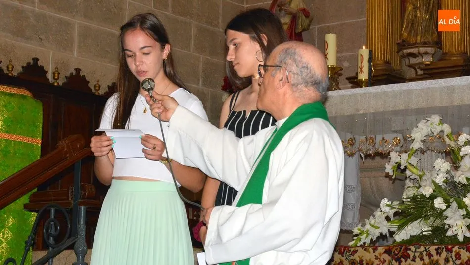 Foto 5 - J&oacute;venes del Abadengo reciben la Confirmaci&oacute;n en la iglesia parroquial de Lumbrales