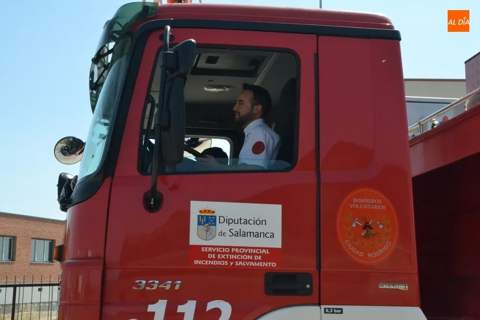 Foto 8 - Novedosa celebraci&oacute;n de San Juan por parte de los Bomberos sin pisar el centro hist&oacute;rico  