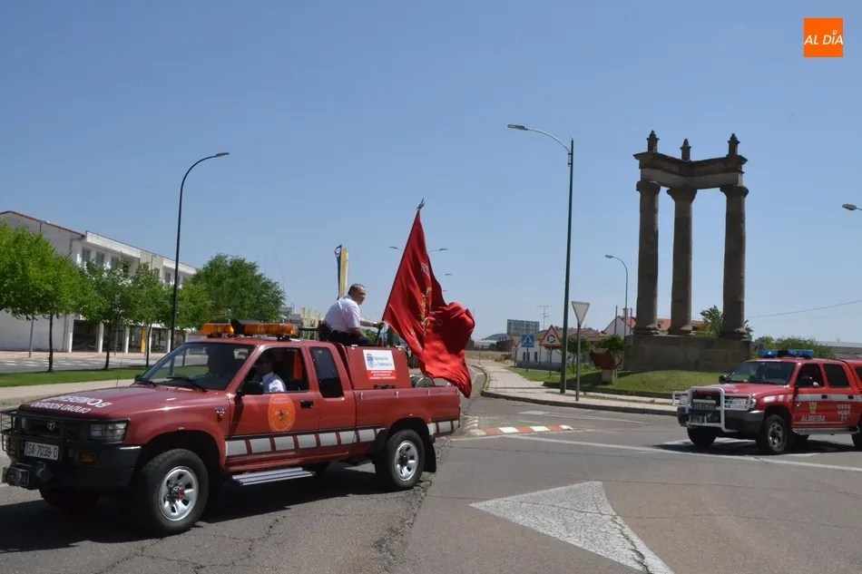 Foto 3 - Novedosa celebraci&oacute;n de San Juan por parte de los Bomberos sin pisar el centro hist&oacute;rico  