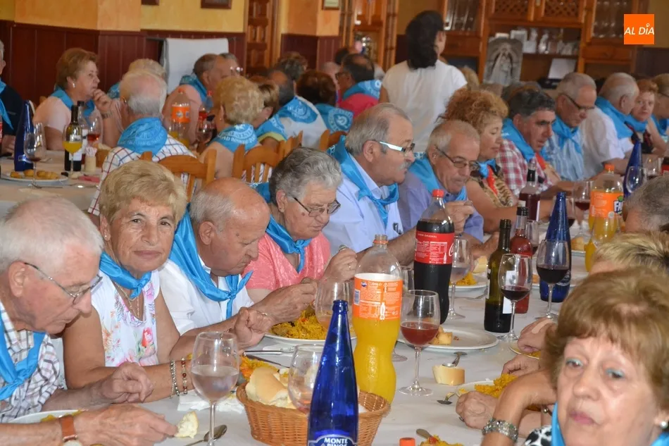 Foto 5 - Los socios de El Porvenir se re&uacute;nen en una comida de confraternizaci&oacute;n  