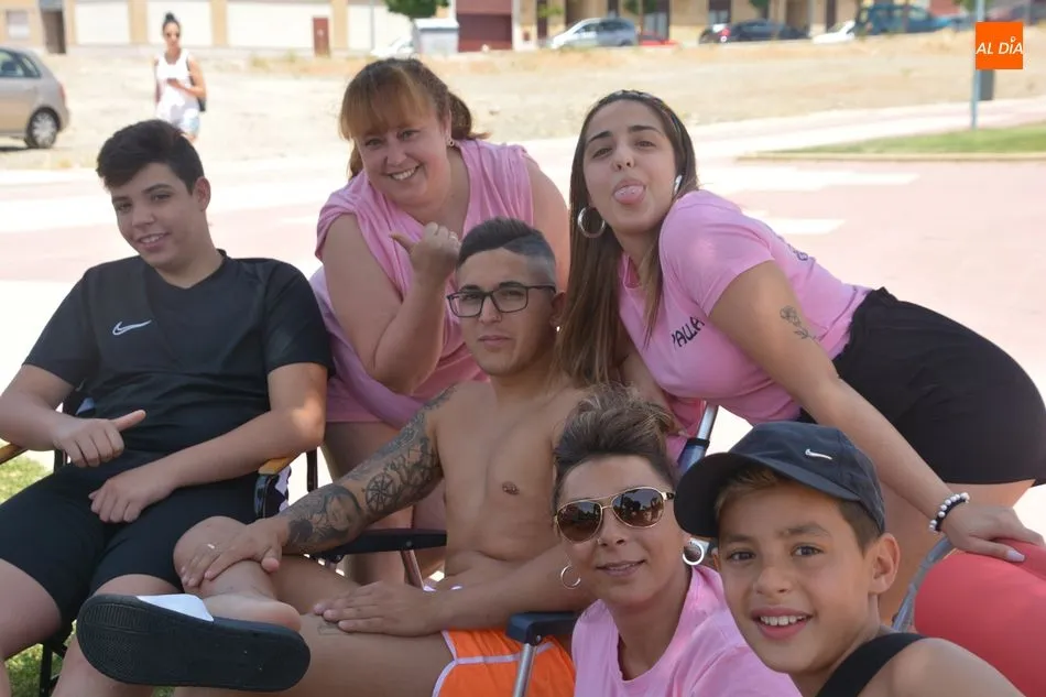Foto 8 - Los vecinos de Pizarrales comparten una sabrosa paella en el parque Valhondo