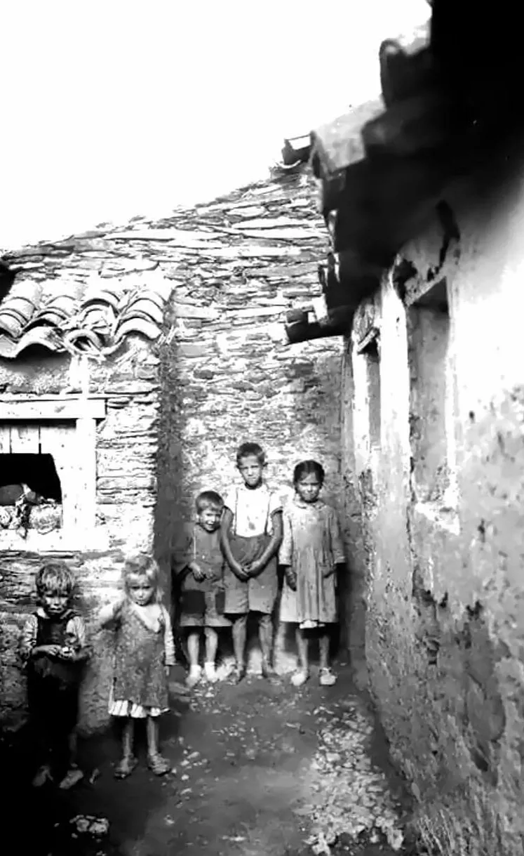 Foto 2 - El barrio de los Pizarrales en los a&ntilde;os 50
