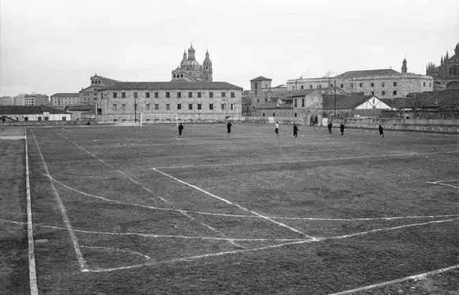 La calle de Balmes y las pistas del Botánico