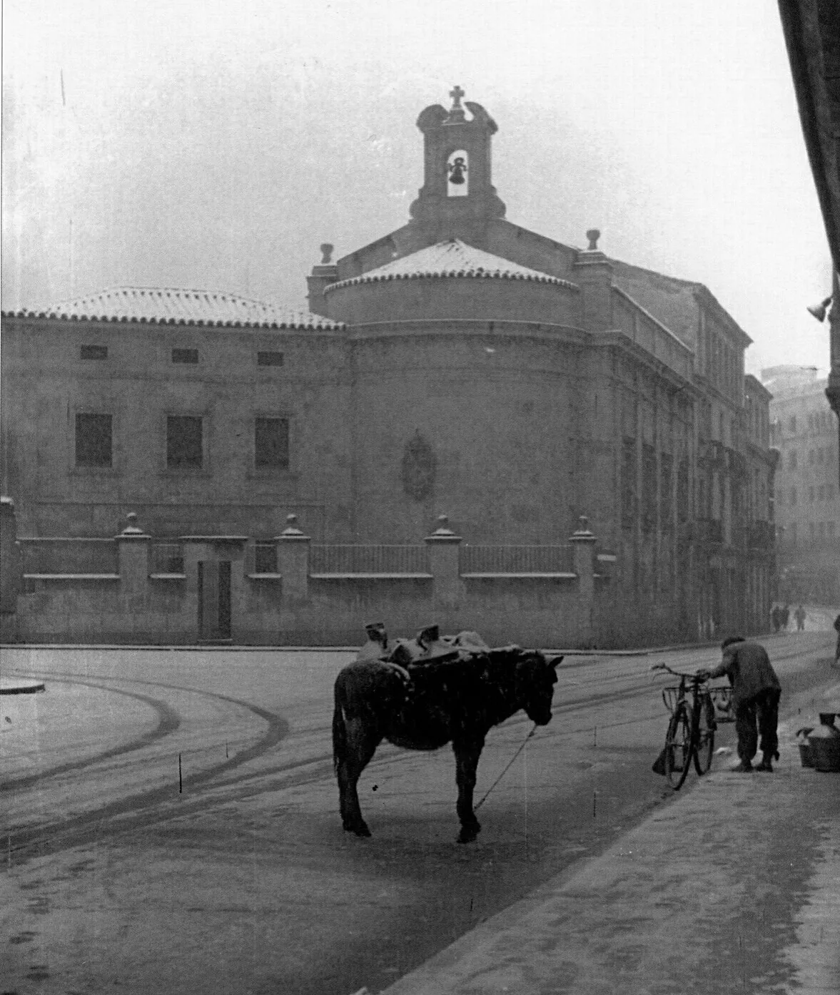 Foto 2 - La calle Azafranal, eje de modernidad