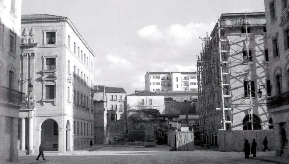 Foto 3 - La plaza de la Constituci&oacute;n y su origen en 1954