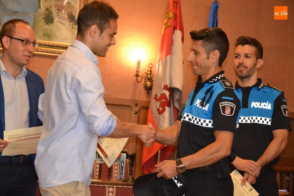 Foto 6 - La Polic&iacute;a Local da la bienvenida a sus 7 nuevos agentes, con los que solventa su &ldquo;situaci&oacute;n...