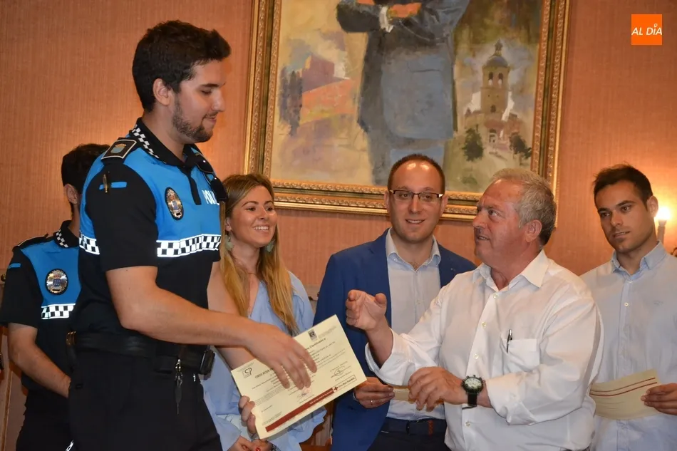 Foto 7 - La Polic&iacute;a Local da la bienvenida a sus 7 nuevos agentes, con los que solventa su &ldquo;situaci&oacute;n...