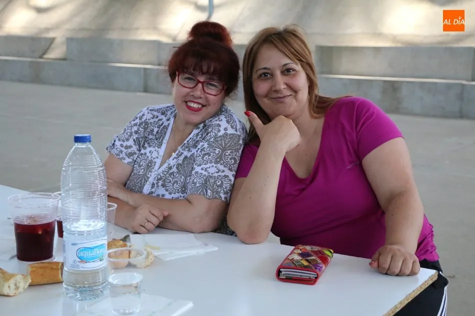Foto 11 - En Villar de Peralonso se despiden de las fiestas con una paella solidaria  