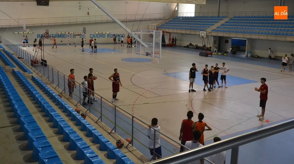 Foto 5 - Los dos pabellones de Ciudad Rodrigo se llenan de basket de la mano del Fuenlabrada  