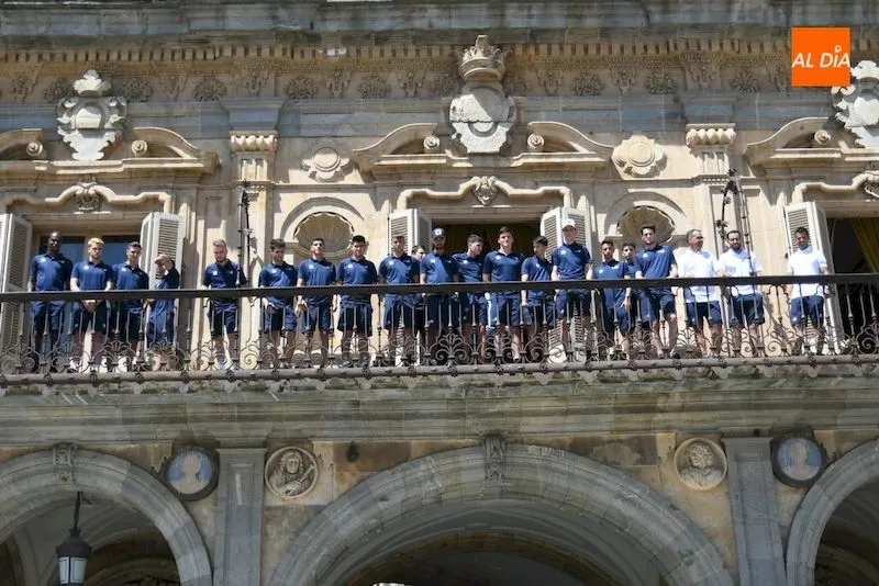 Foto 4 - Los participantes de Foot Talent son recibidos en el Ayuntamiento de Salamanca