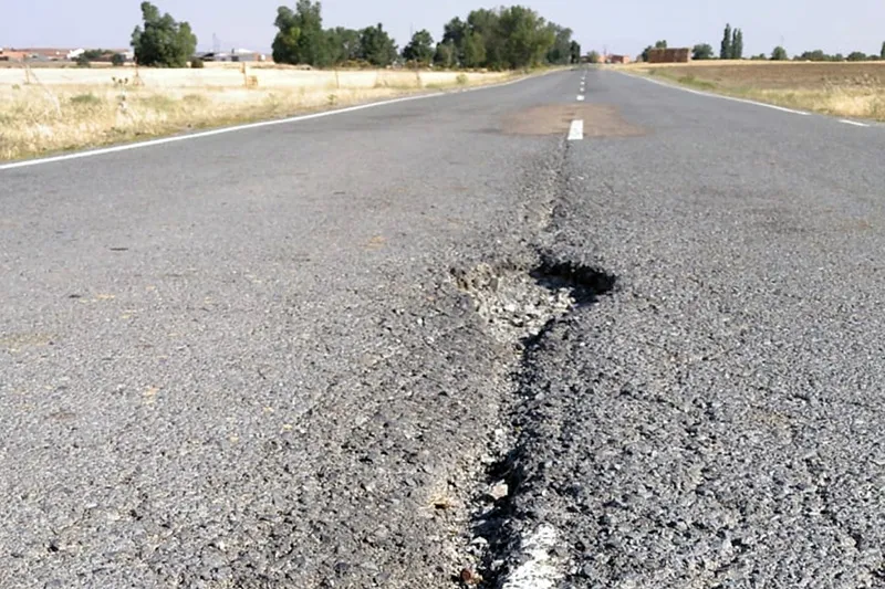 IU denuncia la situación que presentan las carreteras de la comarca