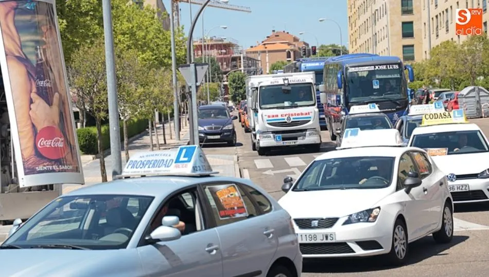 Autoescuelas salmantinas durante una manifestación / Archivo