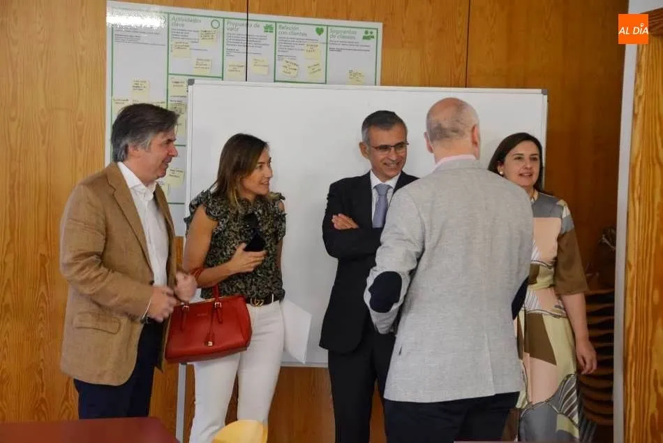 Foto 3 - El Ayuntamiento ayuda a veinte emprendedores a impulsar sus proyectos empresariales