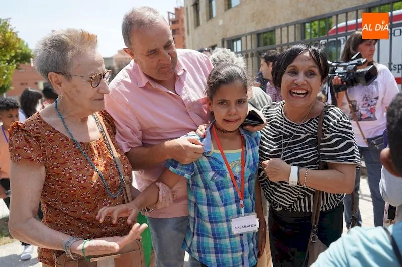 Foto 8 - Emocionante recibimiento a los 24 menores saharauis que pasar&aacute;n el verano en Salamanca