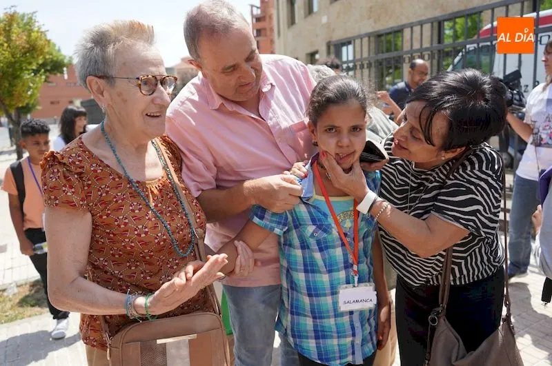 Foto 7 - Emocionante recibimiento a los 24 menores saharauis que pasar&aacute;n el verano en Salamanca