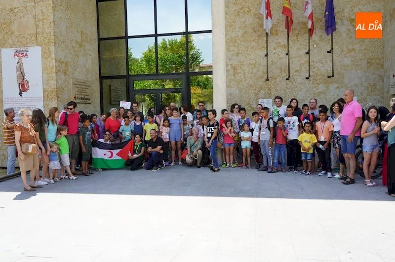 Foto 4 - Emocionante recibimiento a los 24 menores saharauis que pasar&aacute;n el verano en Salamanca