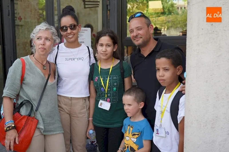 Foto 2 - Emocionante recibimiento a los 24 menores saharauis que pasar&aacute;n el verano en Salamanca