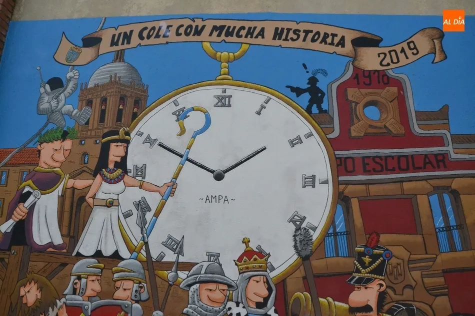 Foto 4 - As&iacute; luce el gran mural hist&oacute;rico creado este curso en el Colegio San Francisco  