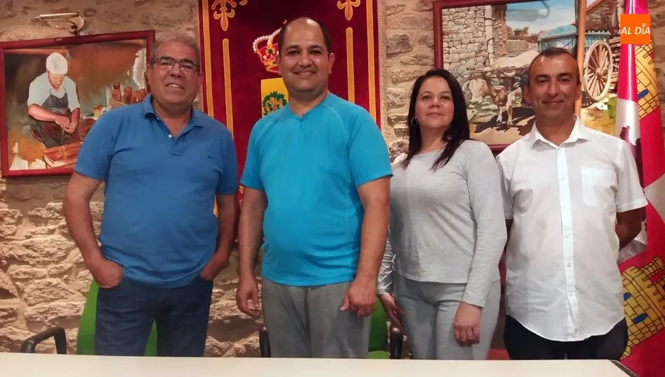 De iz. a der., Alfonso Castilla, Alexis González, Ruth Jiménez y Machín, técnico de Cepaim