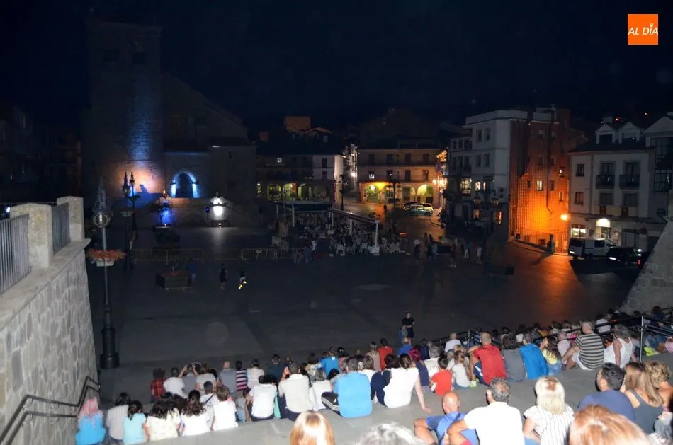 Foto 6 - El avance de &lsquo;Homini Lupus&rsquo; despierta la expectaci&oacute;n en la Plaza Mayor de B&eacute;jar