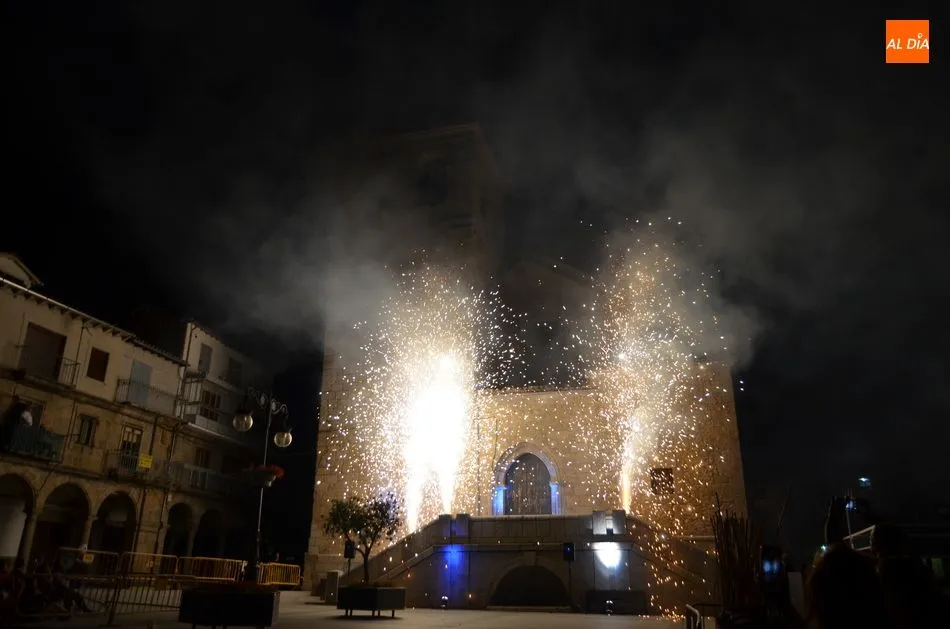 Foto 2 - El avance de &lsquo;Homini Lupus&rsquo; despierta la expectaci&oacute;n en la Plaza Mayor de B&eacute;jar