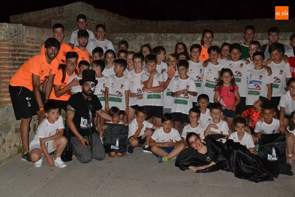 Foto 7 - Los alumnos del Mir&oacute;briga Campus disfrutan de la Ruta de los Malditos en formato gymkana  