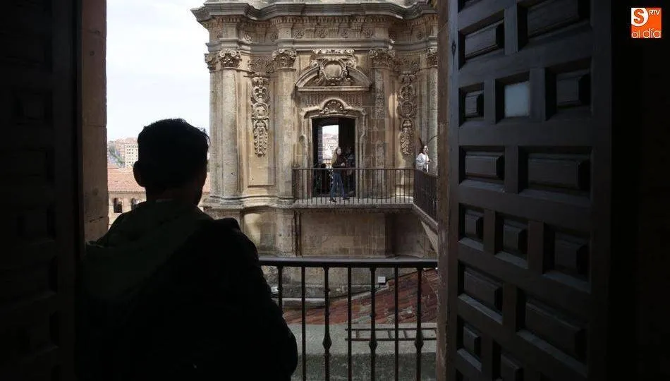 Arranca una nueva temporada de visitas nocturnas por las Torres de la Clerecía  