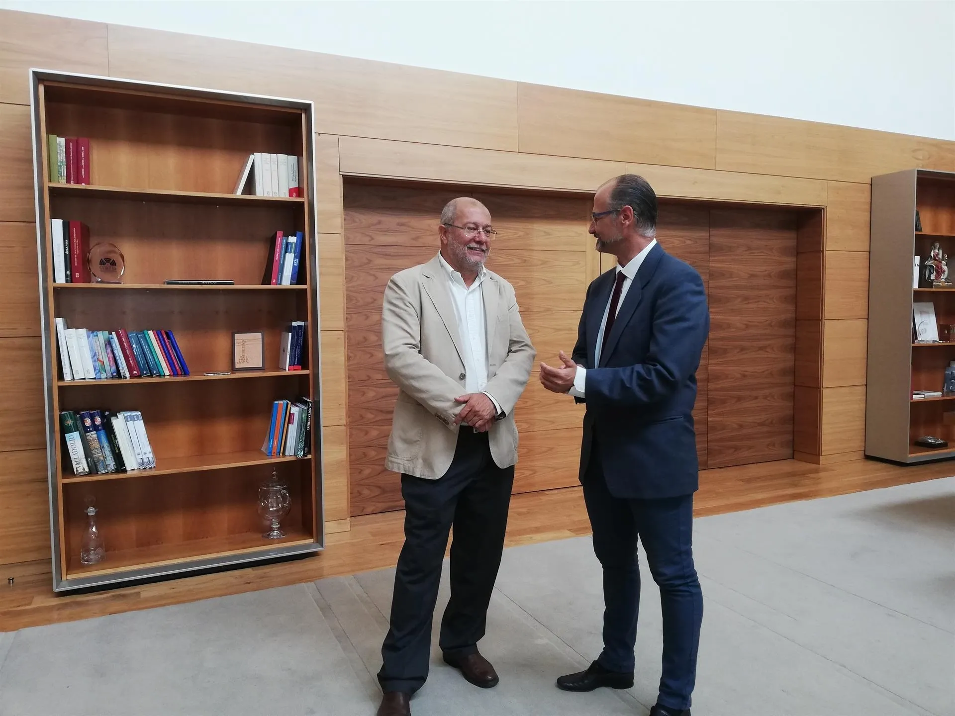 Fuentes recibe a Igea en la ronda de consultas para la sesión de investidura / Europa Press