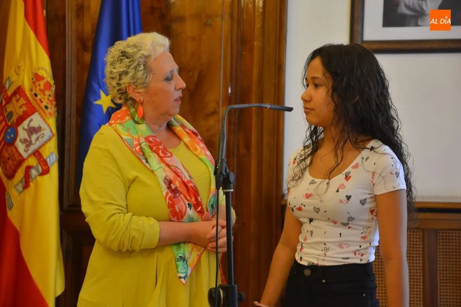 Foto 9 - La subdelegada del Gobierno recibe a los 24 ni&ntilde;os saharauis que pasan el verano en Salamanca