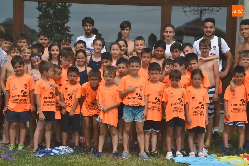 Foto 5 - El Centro Acu&aacute;tico recibe a los alumnos del Mir&oacute;briga Campus  