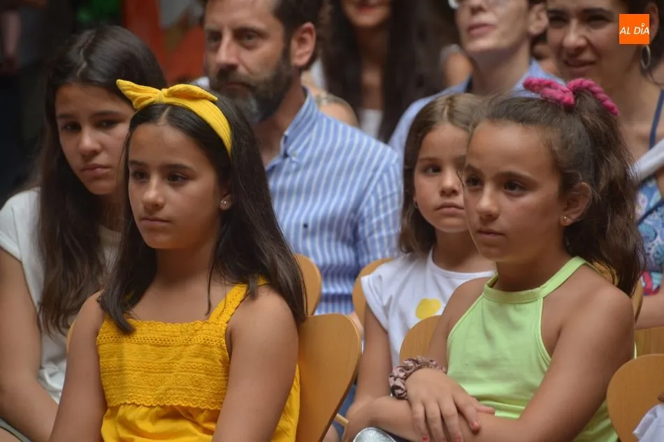 Foto 7 - La Chica Charcos entretiene a los m&aacute;s peque&ntilde;os con su &lsquo;micro-concierto de historias&rsquo;