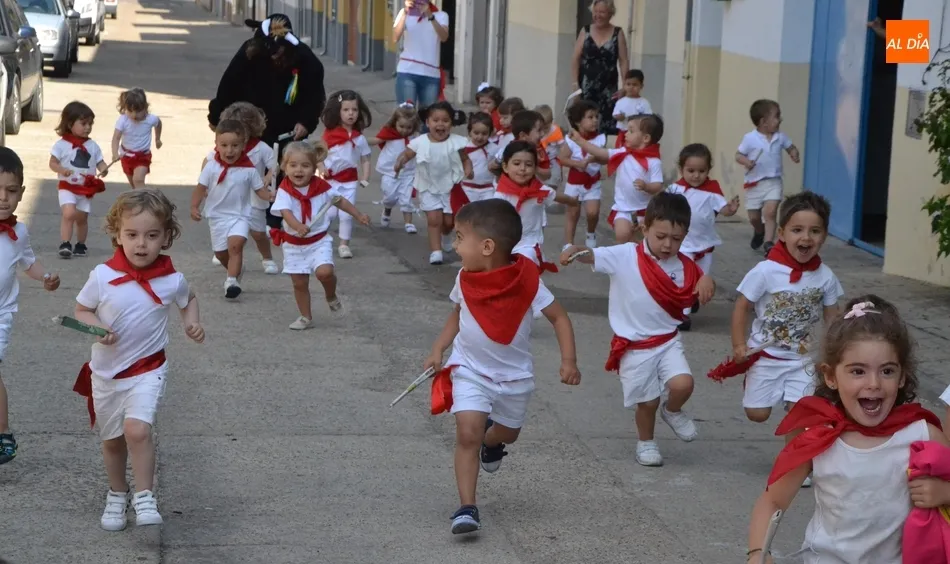 La Escuela Infantil de Ciudad Rodrigo corre el primer encierro de los Sanfermines 2019  