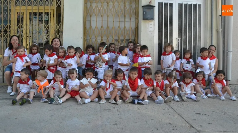Foto 6 - La Escuela Infantil de Ciudad Rodrigo corre el primer encierro de los Sanfermines 2019  