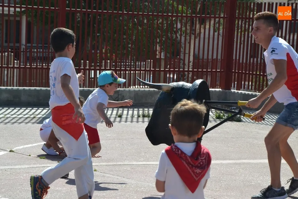Foto 3 - Ma&ntilde;ana de quiebros, recortes y saltos en Conciliamos con motivo de San Ferm&iacute;n  