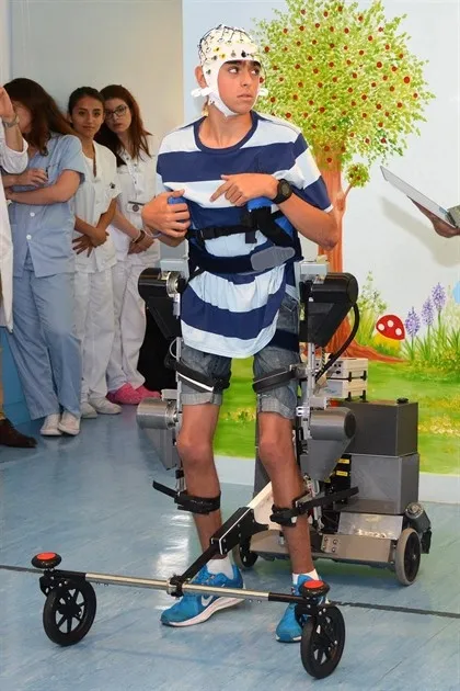 Foto 2 - Un nuevo exoesqueleto para ni&ntilde;os con par&aacute;lisis cerebral obedece a las &oacute;rdenes del cerebro  