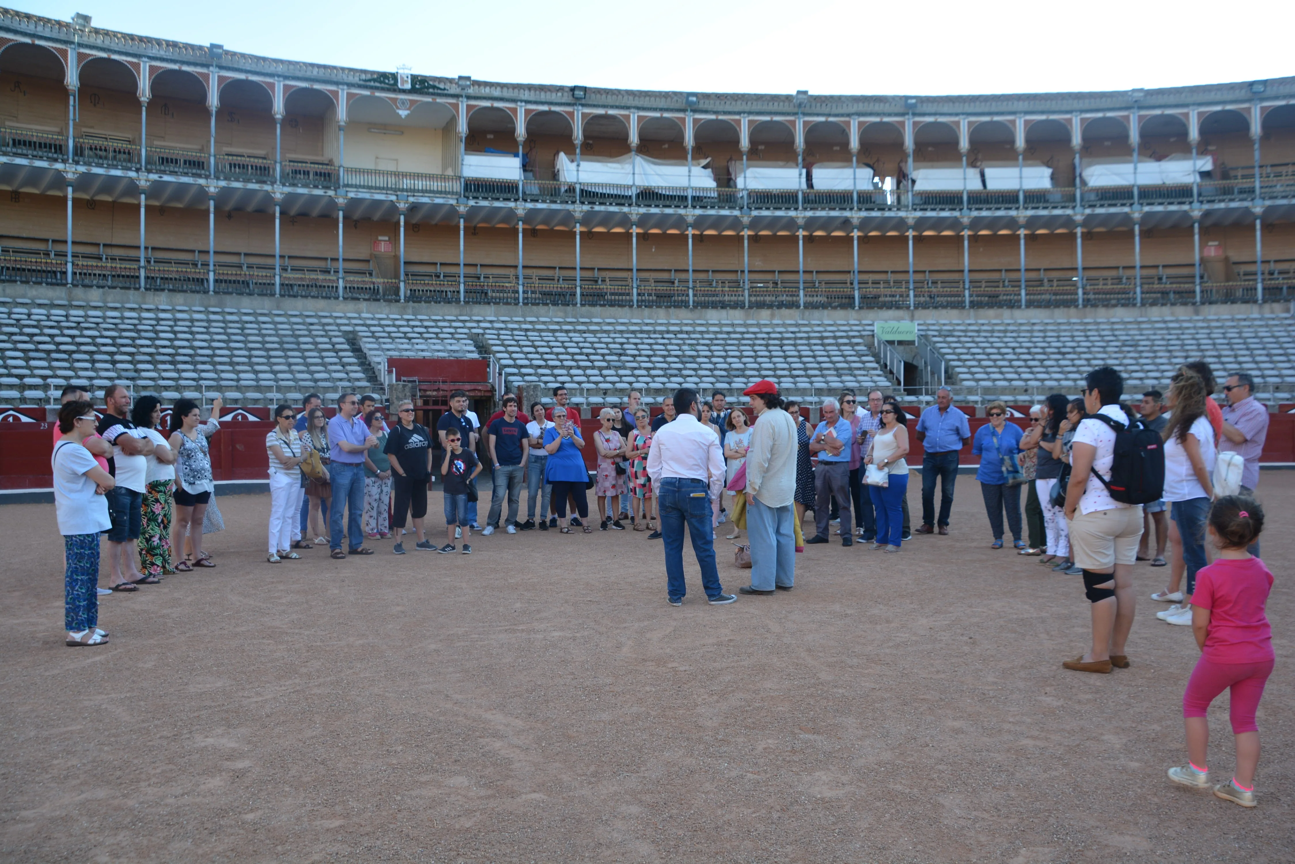Foto 2 - Arrancan las visitas teatralizadas para conocer las diferentes estancias de La Glorieta  
