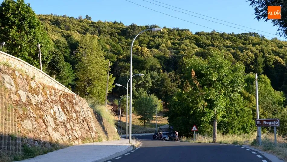 Carretera del Castañar en la zona de El Regajo