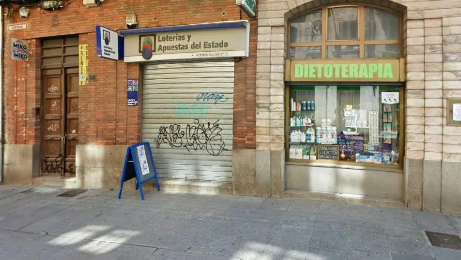 Administración número 9 de la capital, situada en el número 14 de la céntrica calle de Azafranal. Foto Google Maps