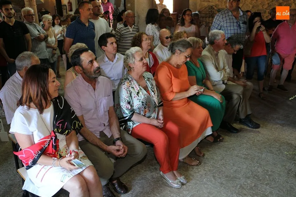 Foto 4 - Miranda del Casta&ntilde;ar toma el relevo la muestra del bordado serrano